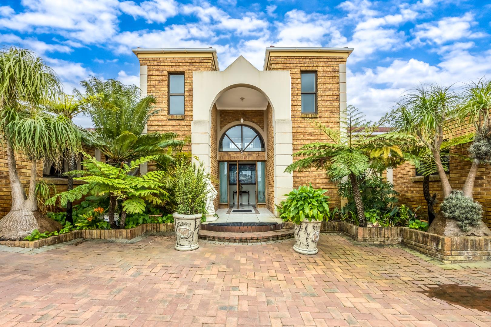 9 Bedroom House for Sale - Western Cape