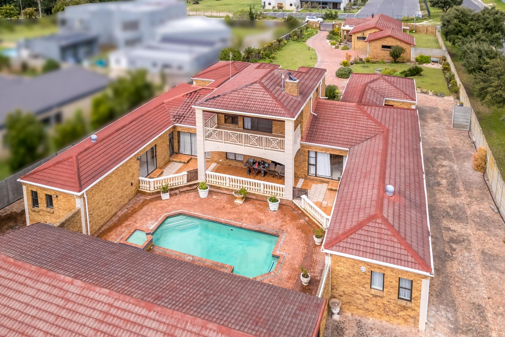 9 Bedroom House for Sale - Western Cape