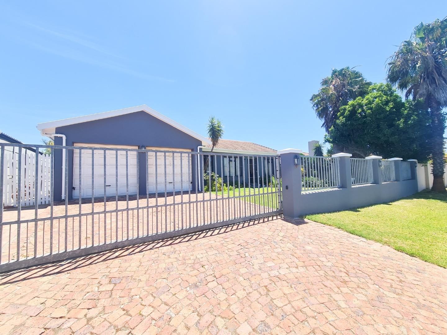 5 Bedroom House for Sale - Western Cape