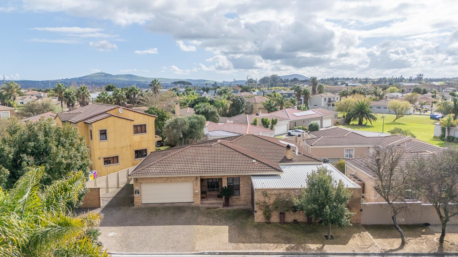 4 Bedroom House for Sale - Western Cape