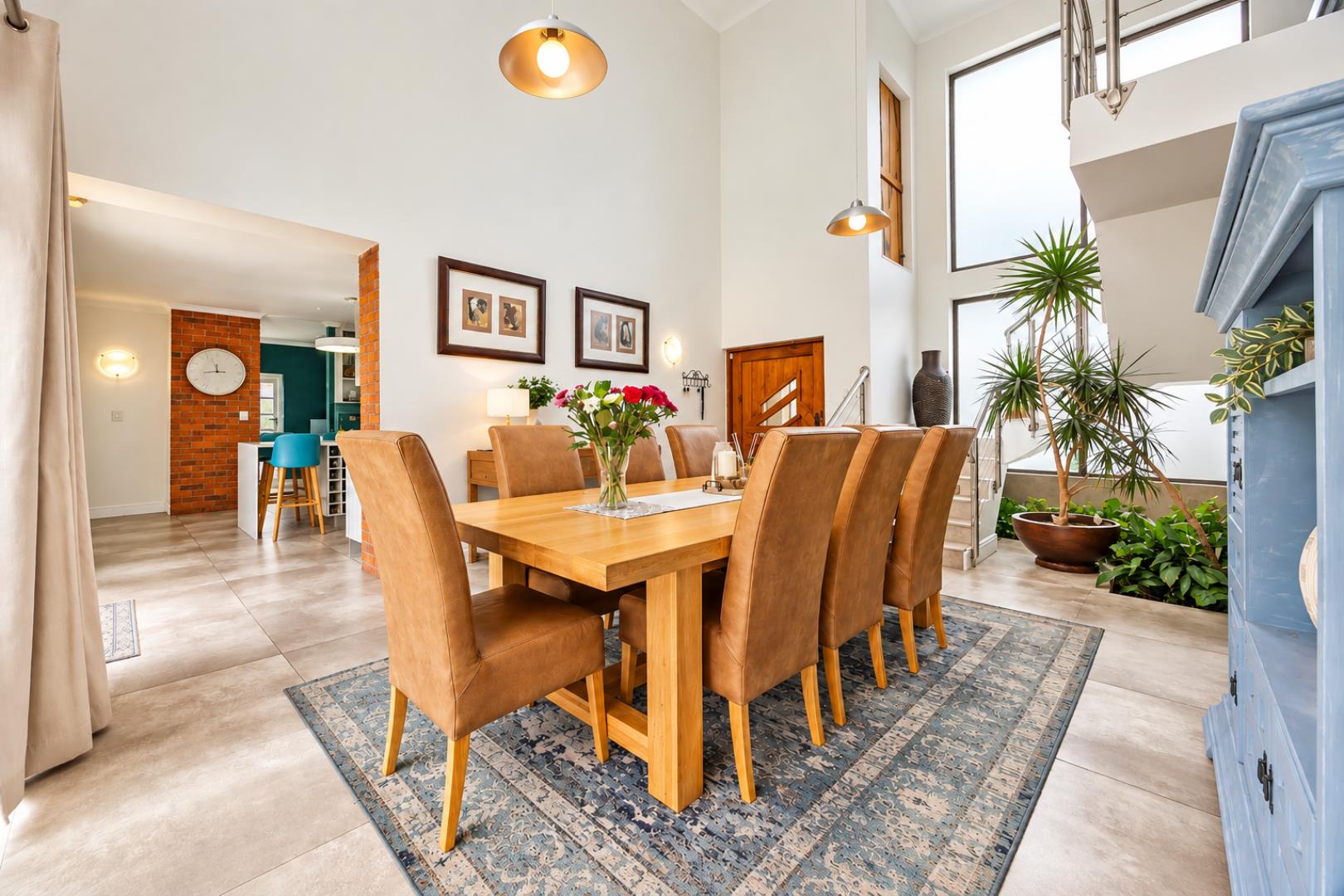 768744_Bright_Modern_Dining_Room_with_Frosted_Windows.png