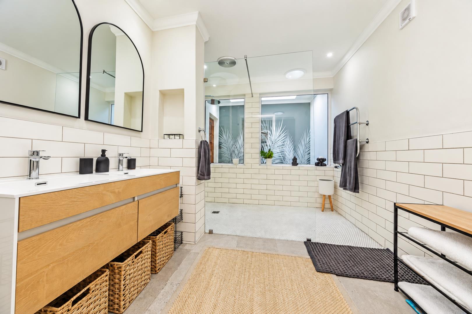 768744_Bright_Scandinavian_Spa_Bathroom.png