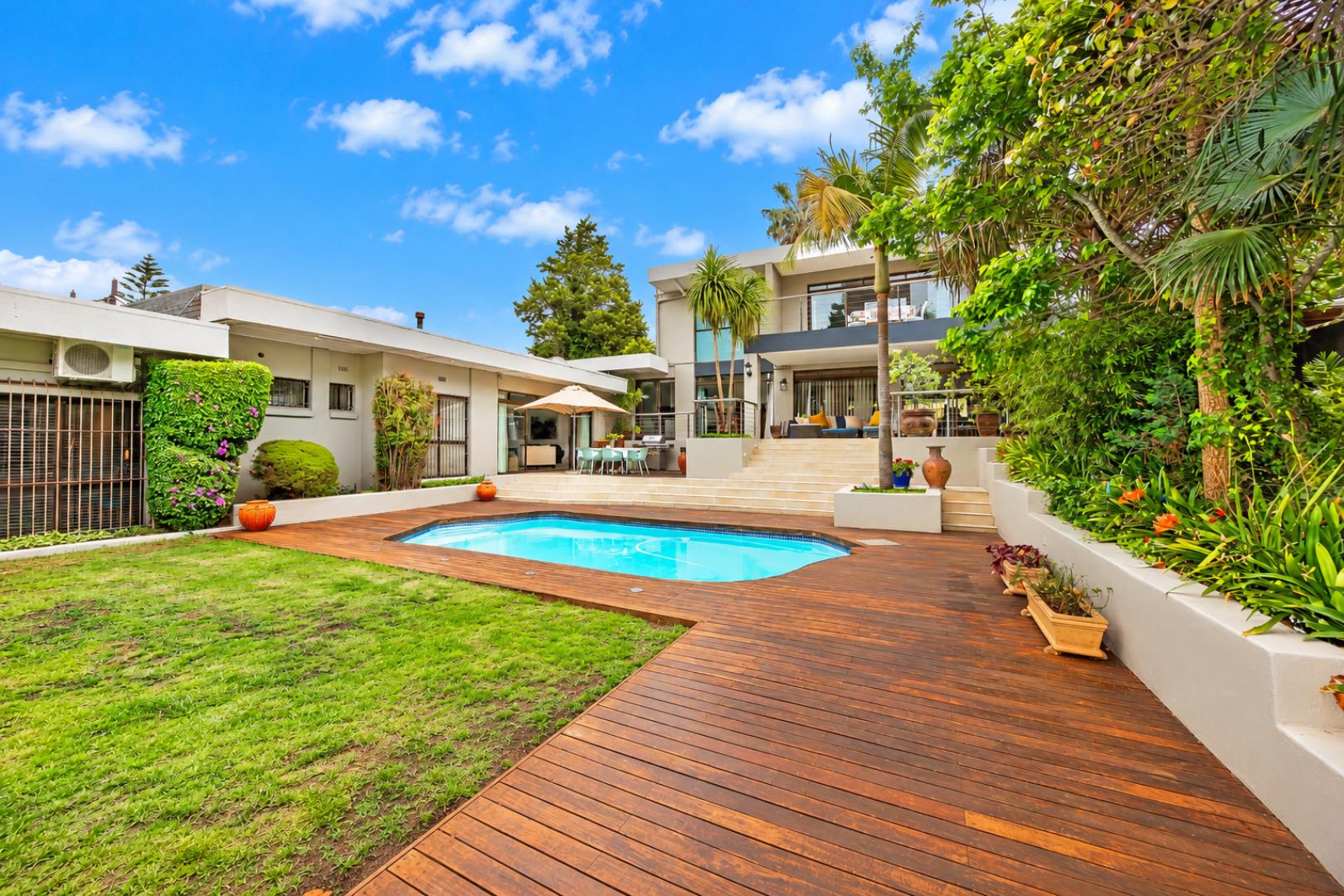768744_Modern_Tropical_Villa_Pool_Retreat.png