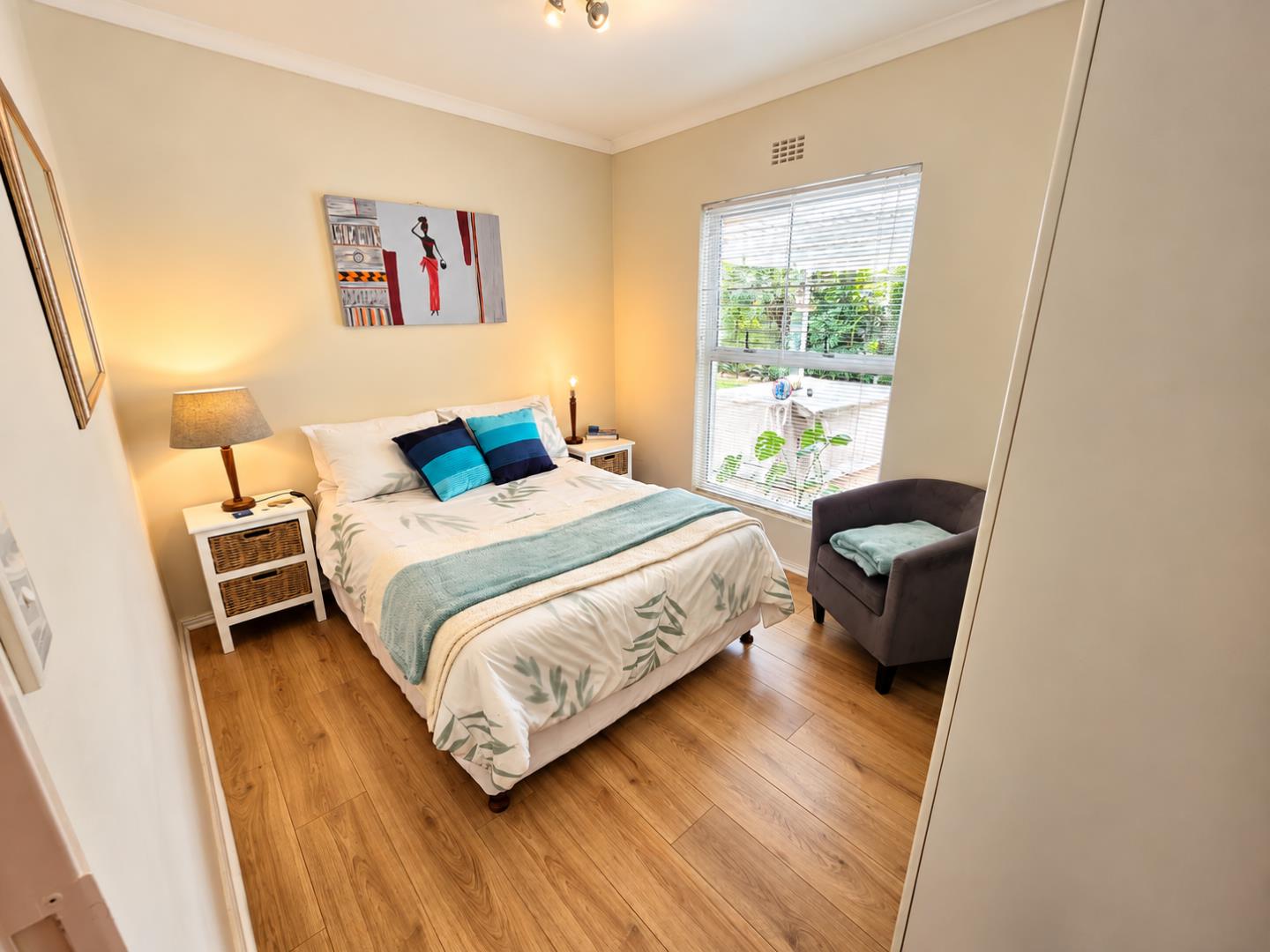 769386_Bright_Teal-Accented_Cosy_Bedroom.png