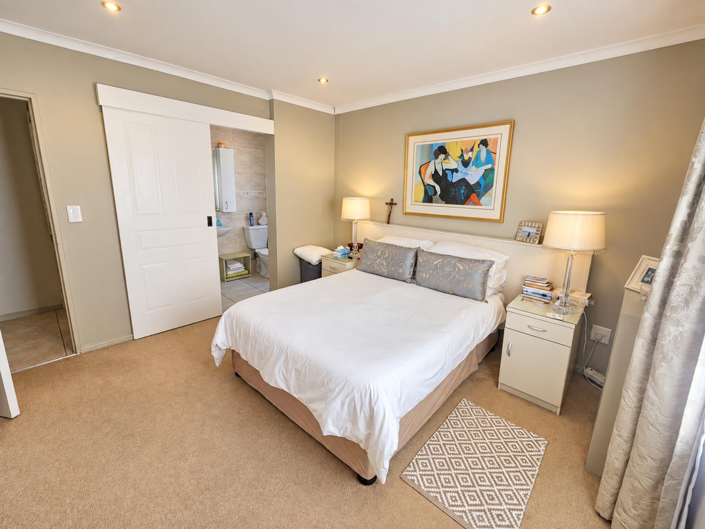 769441_Warm_Neutral_Bedroom_with_Ensuite.png