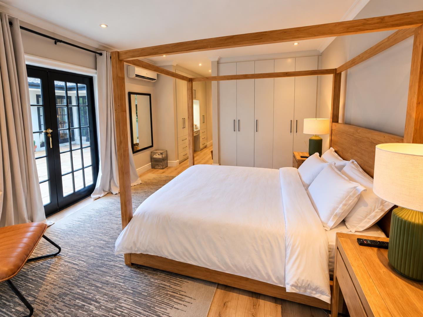 769572_Warm_Modern_Four-Poster_Bedroom.png