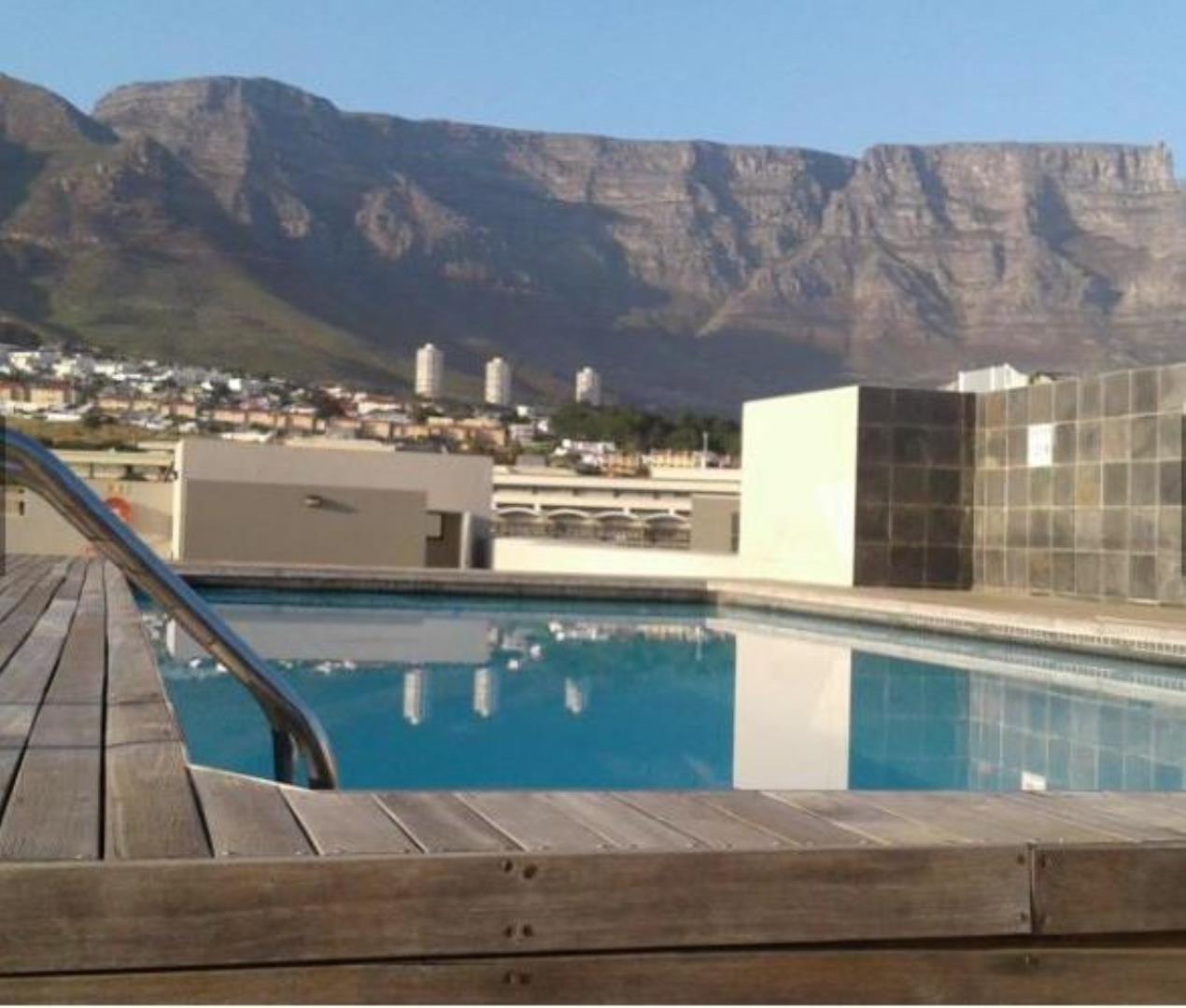 769612_The_Six_roof_pool.JPG