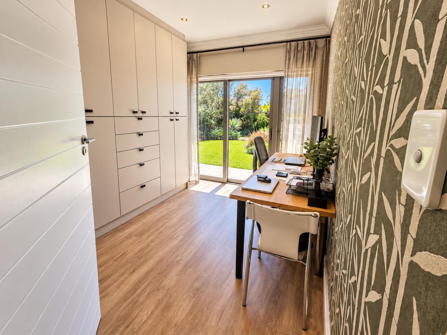 769820_Contemporary_Garden-View_Home_Office.png