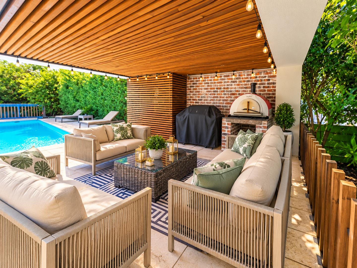 769820_Luxe_Poolside_Patio_Retreat.png