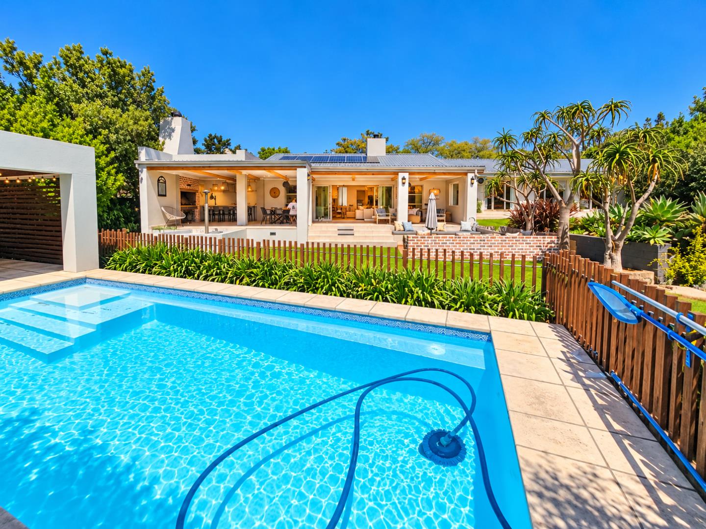 769820_Luxury_Poolside_Modern_Home.png