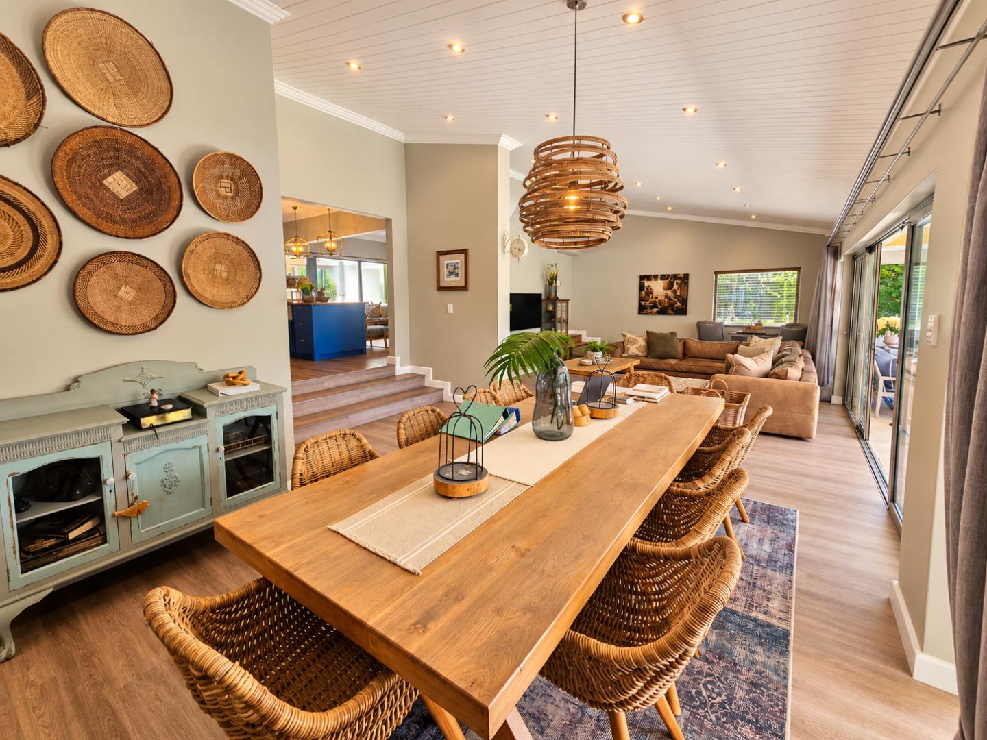769820_Warm_Rustic_Open-Plan_Dining_Room.png